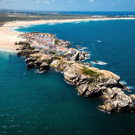 The Salty Pelican Yoga & Surf Retreat Peniche Exterior foto