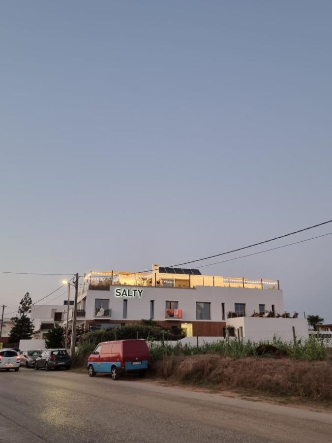 The Salty Pelican Yoga & Surf Retreat Peniche Exterior foto