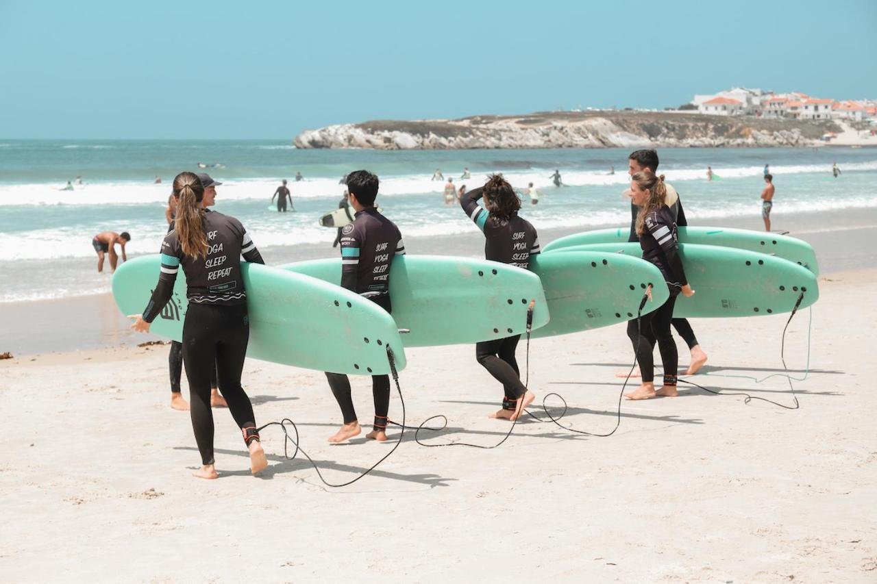 The Salty Pelican Yoga & Surf Retreat Peniche Exterior foto