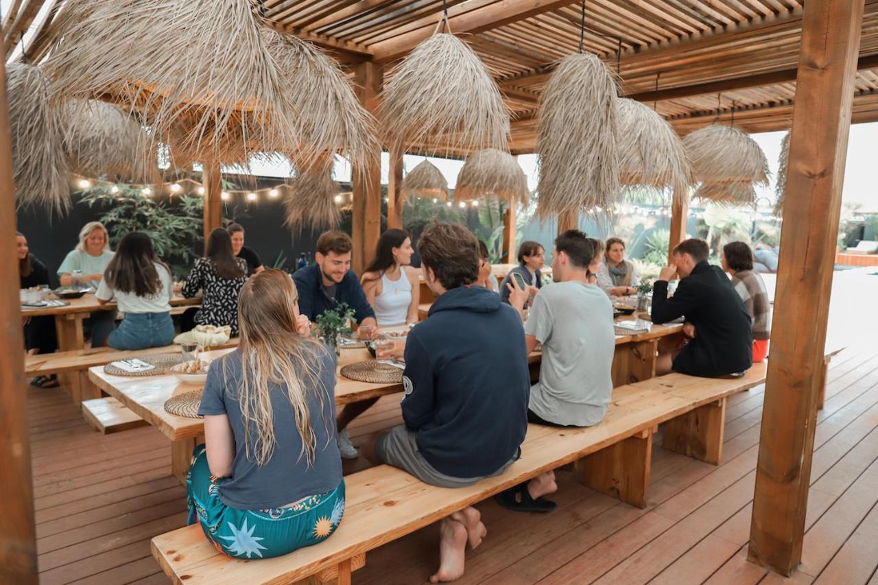 The Salty Pelican Yoga & Surf Retreat Peniche Exterior foto