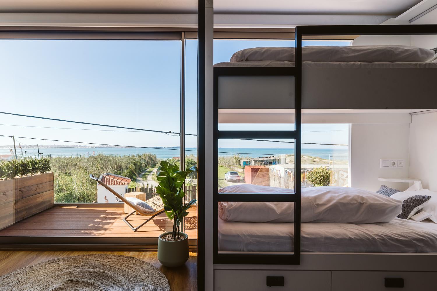 The Salty Pelican Yoga & Surf Retreat Peniche Habitación foto