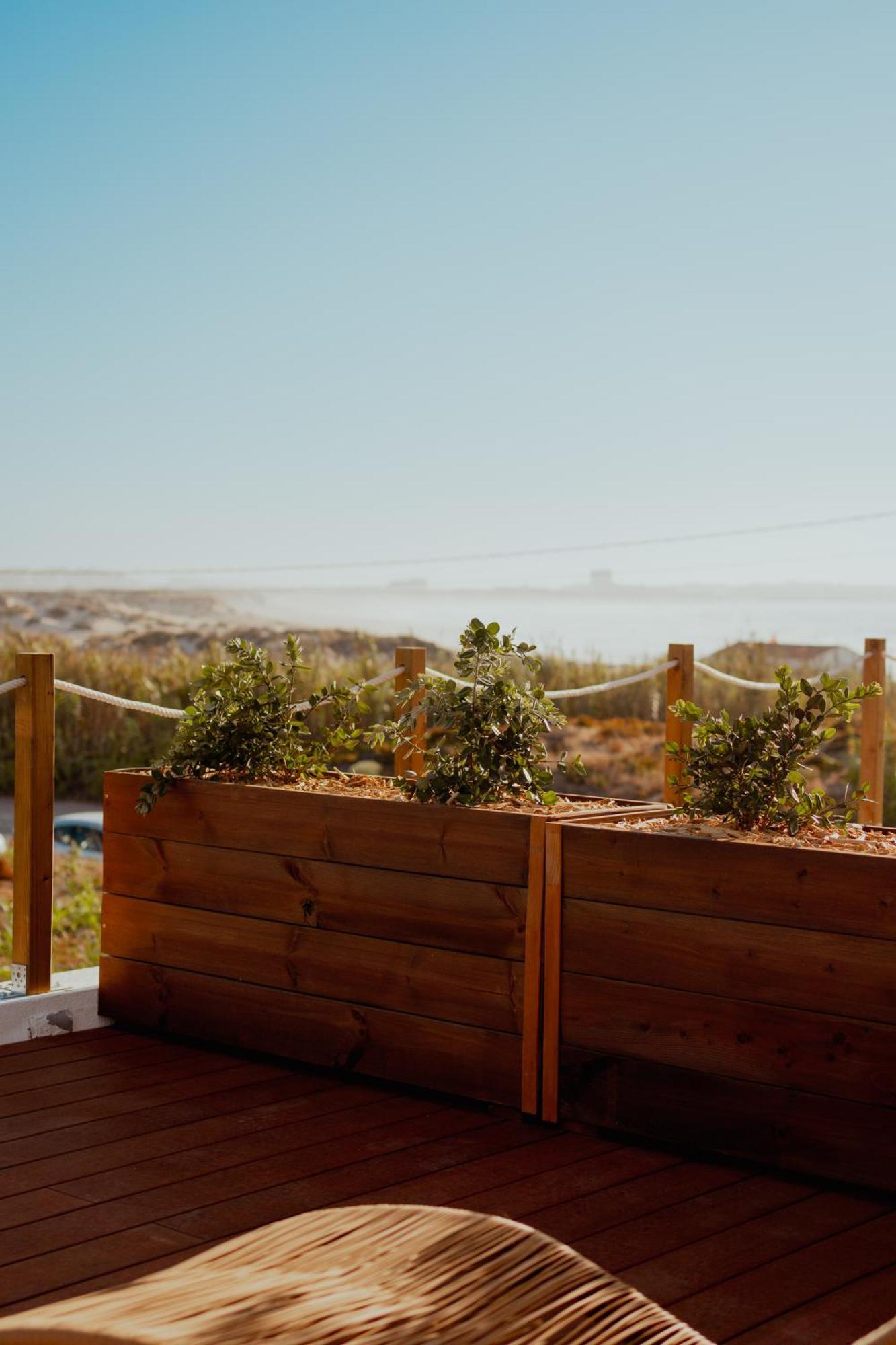 The Salty Pelican Yoga & Surf Retreat Peniche Habitación foto