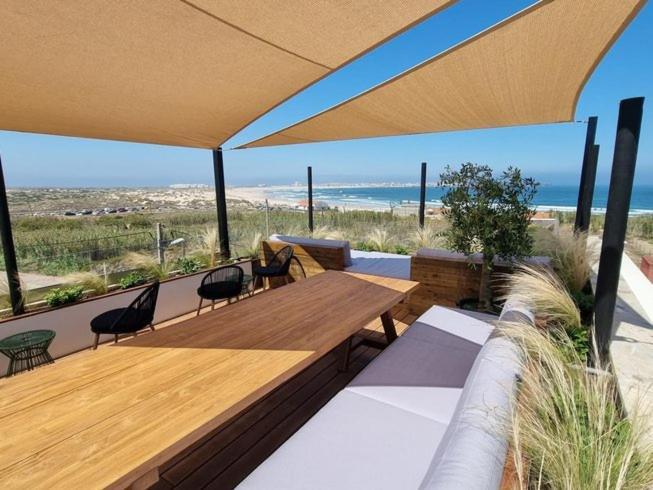 The Salty Pelican Yoga & Surf Retreat Peniche Exterior foto