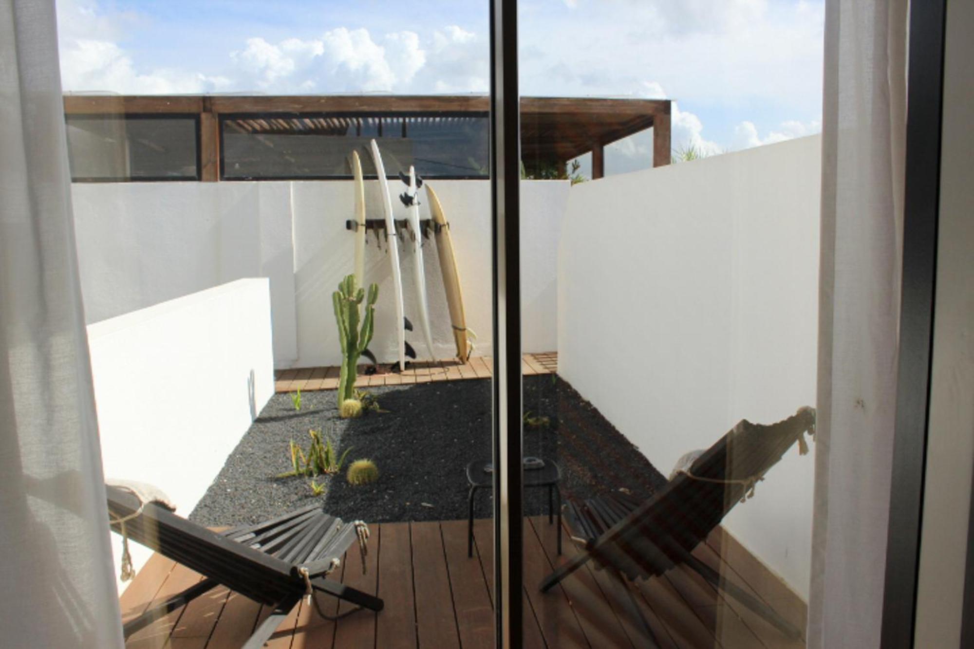 The Salty Pelican Yoga & Surf Retreat Peniche Habitación foto