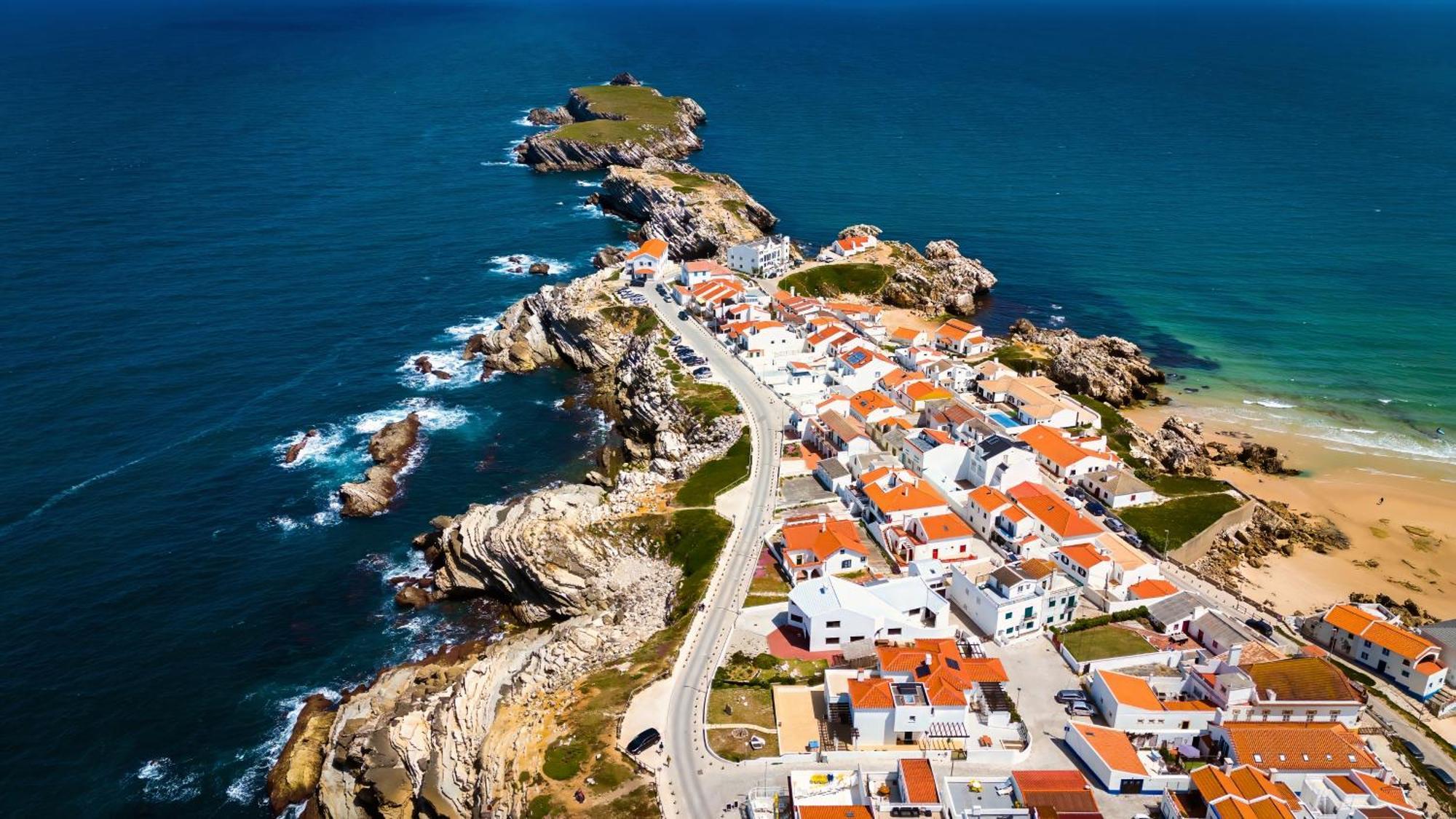 The Salty Pelican Yoga & Surf Retreat Peniche Exterior foto